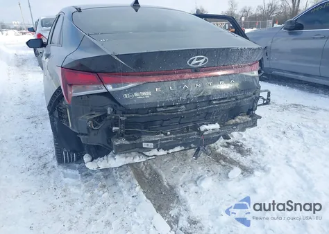 2021 Hyundai Elantra Sel z USA, uszkodzony, nr VIN 5NPLM4AG4MH008597